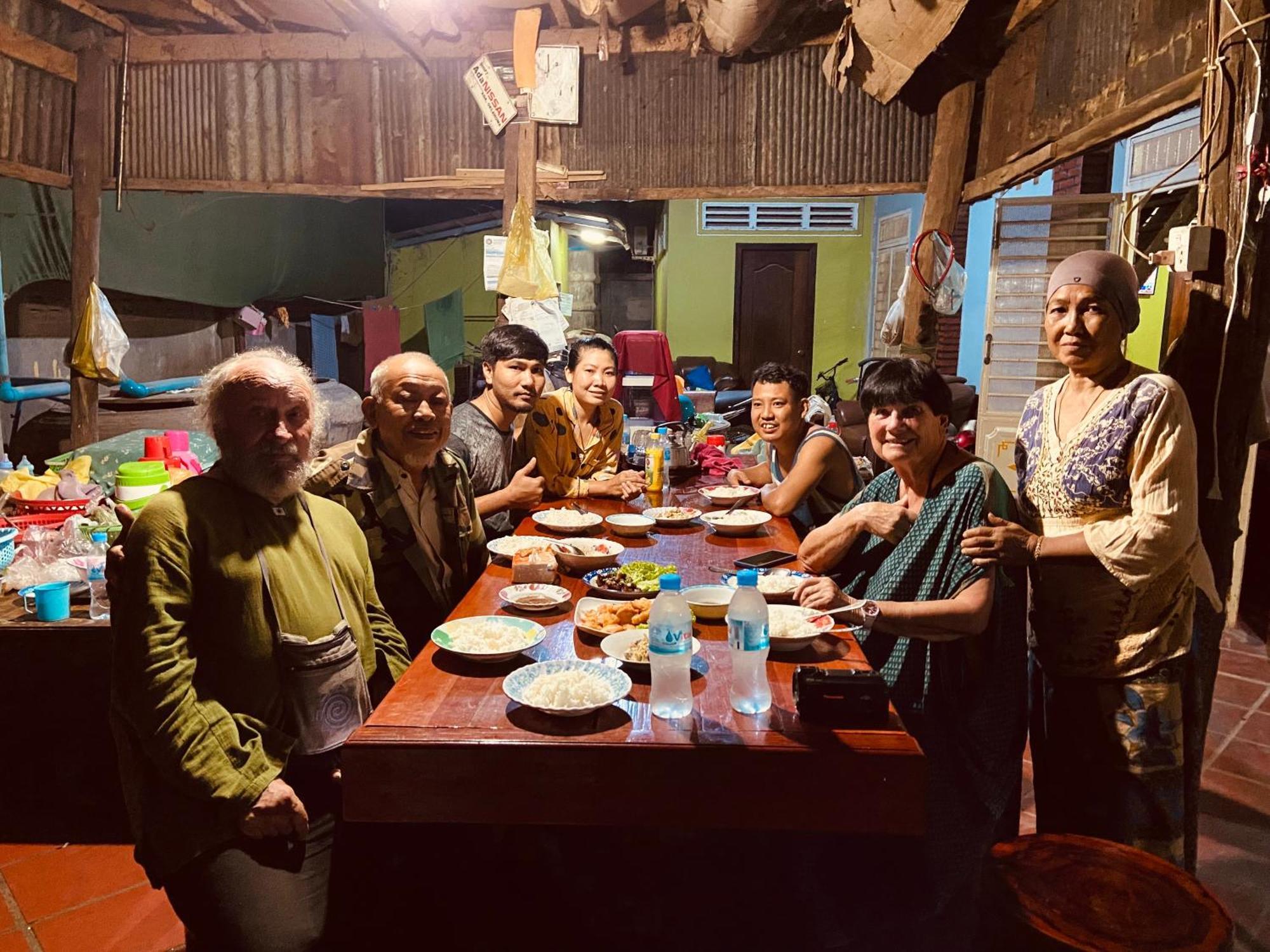 Lazy Mango Home Stay Phum Pouth ma Srei ภายนอก รูปภาพ
